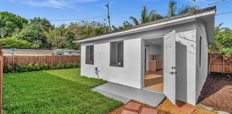 Дом в Форт-Лодердейл, Флорида 1 спальня, 65.03м2 № 1973683