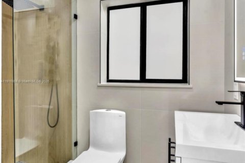 Снять в аренду виллу или дом в Форт-Лодердейл, Флорида 1 спальня, 65.03м2, № 1973683 - фото 11