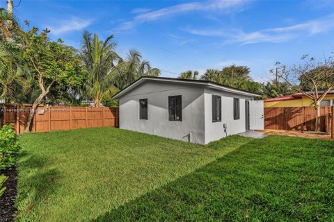 Снять в аренду виллу или дом в Форт-Лодердейл, Флорида 1 спальня, 65.03м2, № 1973683 - фото 2