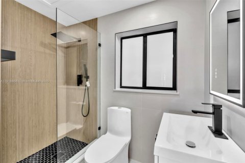 Снять в аренду виллу или дом в Форт-Лодердейл, Флорида 1 спальня, 65.03м2, № 1973683 - фото 9