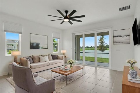 House in Parrish, Florida 2 bedrooms, 146.32 sq.m. № 2259519 - photo 9