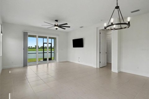 House in Parrish, Florida 2 bedrooms, 146.32 sq.m. № 2259519 - photo 5