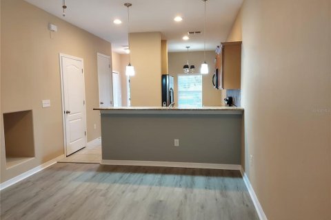 Touwnhouse à louer à Tampa, Floride: 2 chambres, 101.08 m2 № 2401211 - photo 6