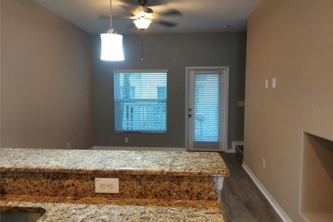 Touwnhouse à louer à Tampa, Floride: 2 chambres, 101.08 m2 № 2401211 - photo 12