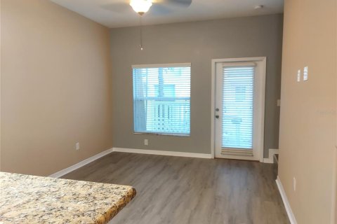 Touwnhouse à louer à Tampa, Floride: 2 chambres, 101.08 m2 № 2401211 - photo 7