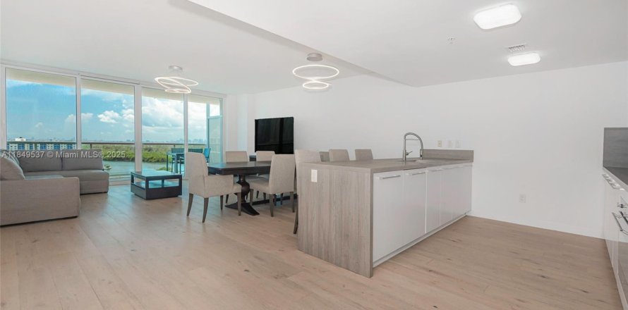 Кондоминиум с 3 спальнями в Санни-Айлс-Бич, Флорида № 1957845