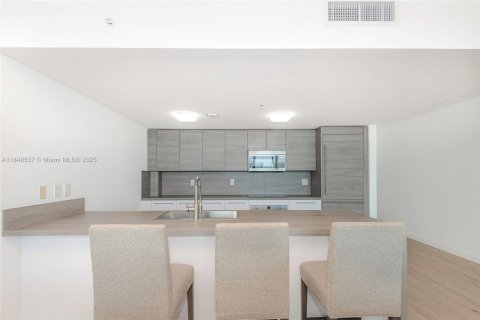 Купить кондоминиум в Санни-Айлс-Бич, Флорида 3 спальни, 158.4м2, № 1957845 - фото 16