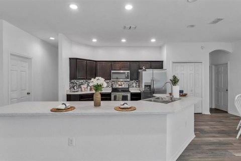Casa en venta en Eagle Lake, Florida, 5 dormitorios, 274.62 m2 № 2303029 - foto 13