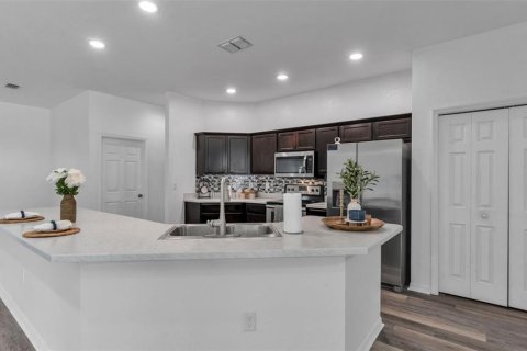 Casa en venta en Eagle Lake, Florida, 5 dormitorios, 274.62 m2 № 2303029 - foto 15