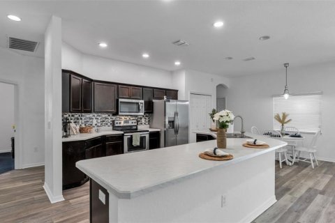 Casa en venta en Eagle Lake, Florida, 5 dormitorios, 274.62 m2 № 2303029 - foto 12
