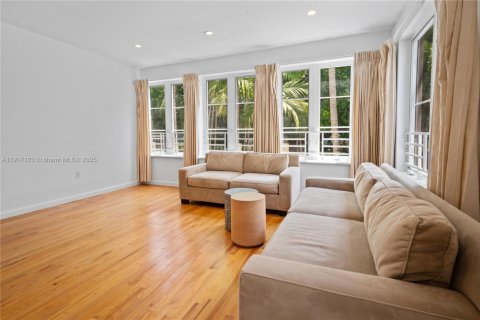 Copropriété à louer à Miami Beach, Floride: 2 chambres, 92.9 m2 № 1973395 - photo 4