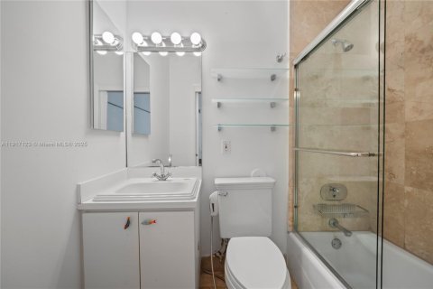 Copropriété à louer à Miami Beach, Floride: 2 chambres, 92.9 m2 № 1973395 - photo 18