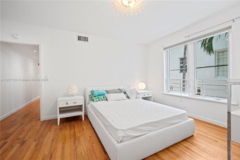 Copropriété à louer à Miami Beach, Floride: 2 chambres, 92.9 m2 № 1973395 - photo 16