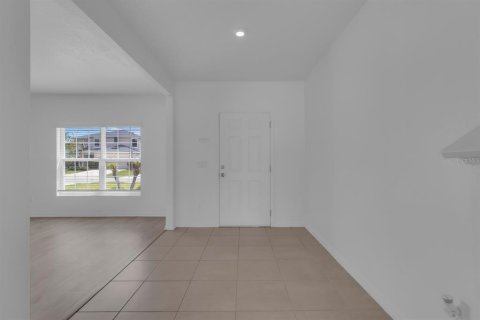 Casa en venta en Clermont, Florida, 5 dormitorios, 212.65 m2 № 2151490 - foto 4