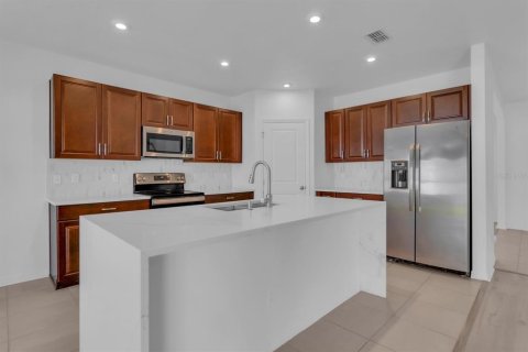 Casa en venta en Clermont, Florida, 5 dormitorios, 212.65 m2 № 2151490 - foto 14