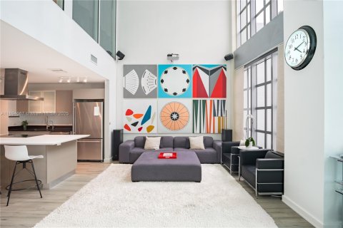 Copropriété à louer à Miami, Floride: 2 chambres, 154.96 m2 № 1946057 - photo 1