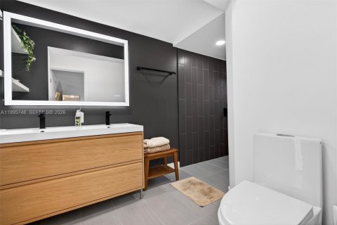 House in Hollywood, Florida 4 bedrooms, 179.49 sq.m. № 2069040 - photo 24