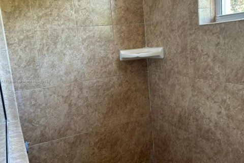 Townhouse in Tamarac, Florida 3 bedrooms, 152.55 sq.m. № 2015148 - photo 18