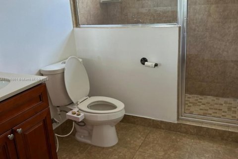 Townhouse in Tamarac, Florida 3 bedrooms, 152.55 sq.m. № 2015148 - photo 17