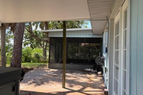 House in New Port Richey, Florida 3 bedrooms, 147.71 sq.m. № 1881169 - photo 17