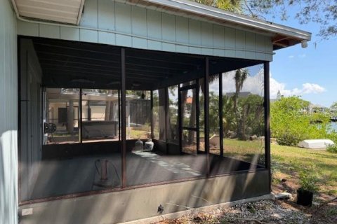 House in New Port Richey, Florida 3 bedrooms, 147.71 sq.m. № 1881169 - photo 10