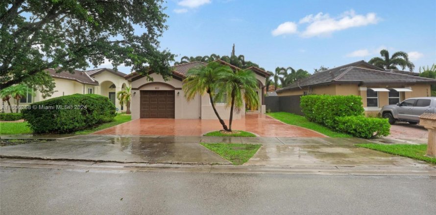 Casa en Miami, Florida 3 dormitorios, 167.78 m2 № 1231201
