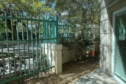 Condominio en venta en South Miami, Florida, 2 dormitorios, 93.83 m2 № 1701105 - foto 15