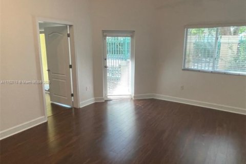 Condominio en venta en South Miami, Florida, 2 dormitorios, 93.83 m2 № 1701105 - foto 12