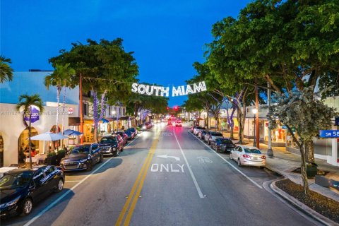 Condominio en venta en South Miami, Florida, 2 dormitorios, 93.83 m2 № 1701105 - foto 7