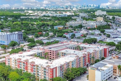 Condominio en venta en South Miami, Florida, 2 dormitorios, 93.83 m2 № 1701105 - foto 3