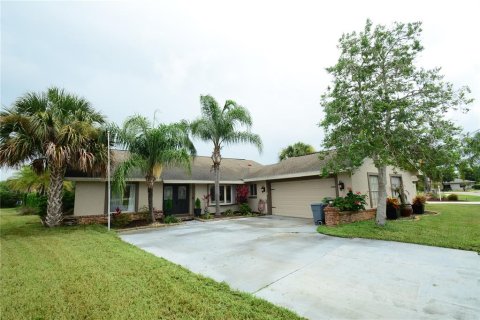 Casa en Palm Coast, Florida 3 dormitorios, 199 m2 № 2096050