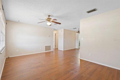 House in Deltona, Florida 2 bedrooms, 80.27 sq.m. № 2104754 - photo 11