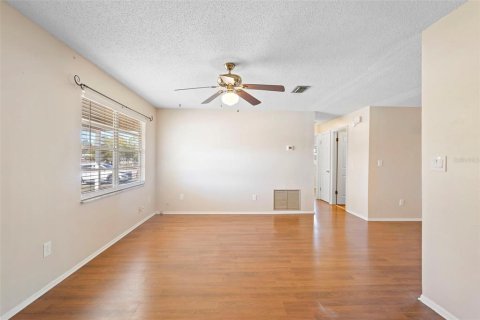 House in Deltona, Florida 2 bedrooms, 80.27 sq.m. № 2104754 - photo 8