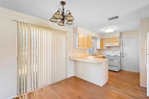 House in Deltona, Florida 2 bedrooms, 80.27 sq.m. № 2104754 - photo 13