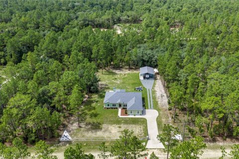 House in Dunnellon, Florida 3 bedrooms, 216.37 sq.m. № 2239304
