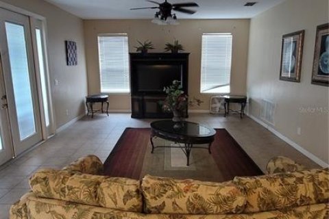 House in Kissimmee, Florida 6 bedrooms, 326.27 sq.m. № 1910520 - photo 3