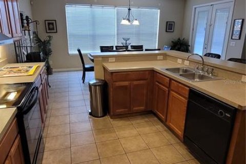 House in Kissimmee, Florida 6 bedrooms, 326.27 sq.m. № 1910520 - photo 7