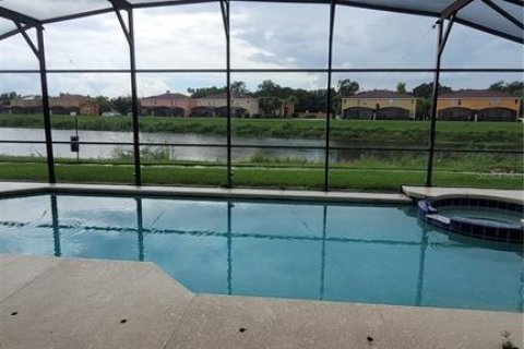 House in Kissimmee, Florida 6 bedrooms, 326.27 sq.m. № 1910520 - photo 23