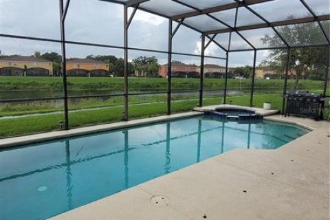 House in Kissimmee, Florida 6 bedrooms, 326.27 sq.m. № 1910520 - photo 24