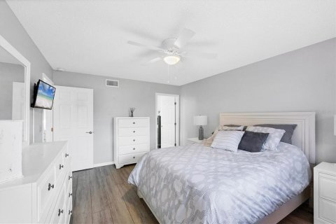 Condo in Bradenton, Florida, 2 bedrooms  № 1550965 - photo 18