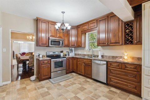 Casa en venta en Apopka, Florida, 4 dormitorios, 334.63 m2 № 2099133 - foto 8