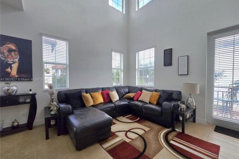 Adosado en venta en Miramar, Florida, 3 dormitorios, 163.51 m2 № 1969355 - foto 7