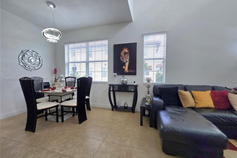 Adosado en venta en Miramar, Florida, 3 dormitorios, 163.51 m2 № 1969355 - foto 6