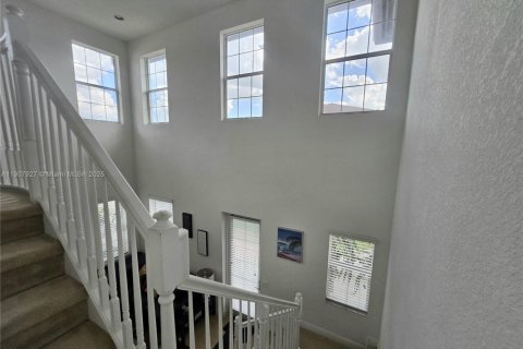 Adosado en venta en Miramar, Florida, 3 dormitorios, 163.51 m2 № 1969355 - foto 4