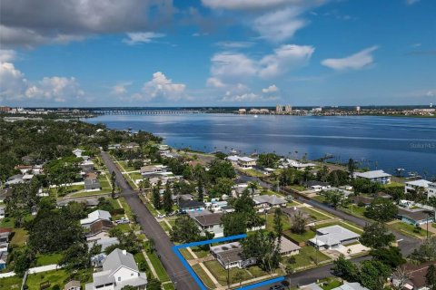 Casa en Bradenton, Florida 3 dormitorios, 129.78 m2 № 2381298