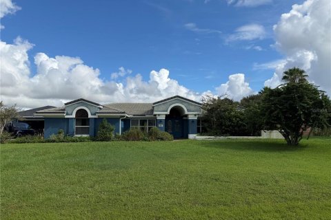 House in Kissimmee, Florida 5 bedrooms, 269.51 sq.m. № 2289825
