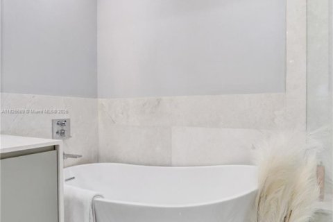 Condominio en venta en Aventura, Florida, 2 dormitorios, 122.63 m2 № 1794038 - foto 27