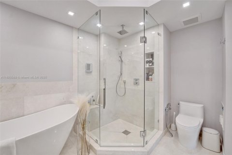Condominio en venta en Aventura, Florida, 2 dormitorios, 122.63 m2 № 1794038 - foto 28