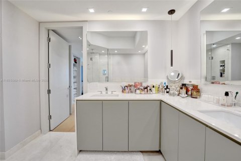 Condominio en venta en Aventura, Florida, 2 dormitorios, 122.63 m2 № 1794038 - foto 25