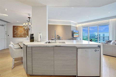 Condominio en venta en Aventura, Florida, 2 dormitorios, 122.63 m2 № 1794038 - foto 5
